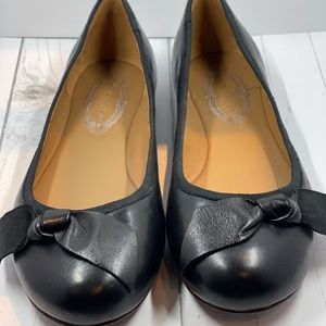 NWOT Elie Tahari Black Leather Ballet Flats. Size 6.5